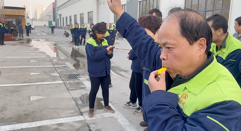 【應(yīng)急演練】消防三人兩帶大比拼，實(shí)戰(zhàn)演練爭(zhēng)分秒